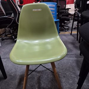 SILLA EAMES-002-2